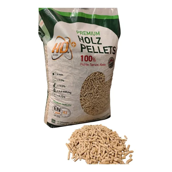 Bag of HD+ Premium Holzpellets labeled 100% Fichte/Spruce with a small pile of light wood pellets spilled in front.